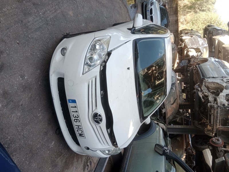 toyota auris del año 2011