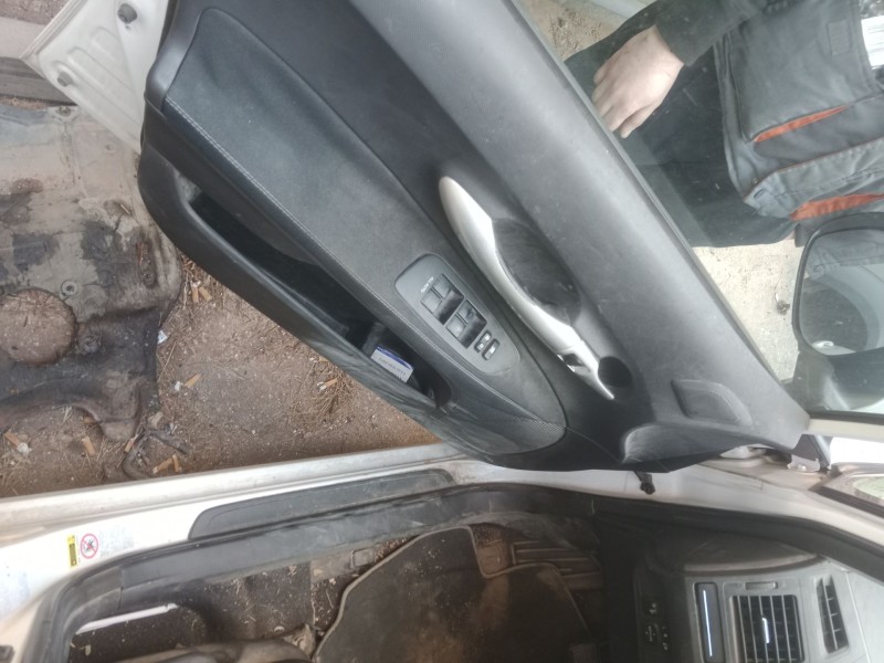 toyota auris del año 2011