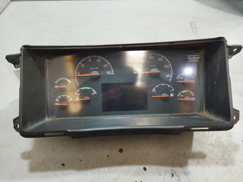Recambio de cuadro instrumentos para volvo trucks b12b referencia OEM IAM 70378703  