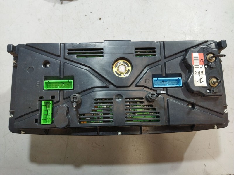 Recambio de cuadro instrumentos para volvo trucks b12b referencia OEM IAM 70378703  