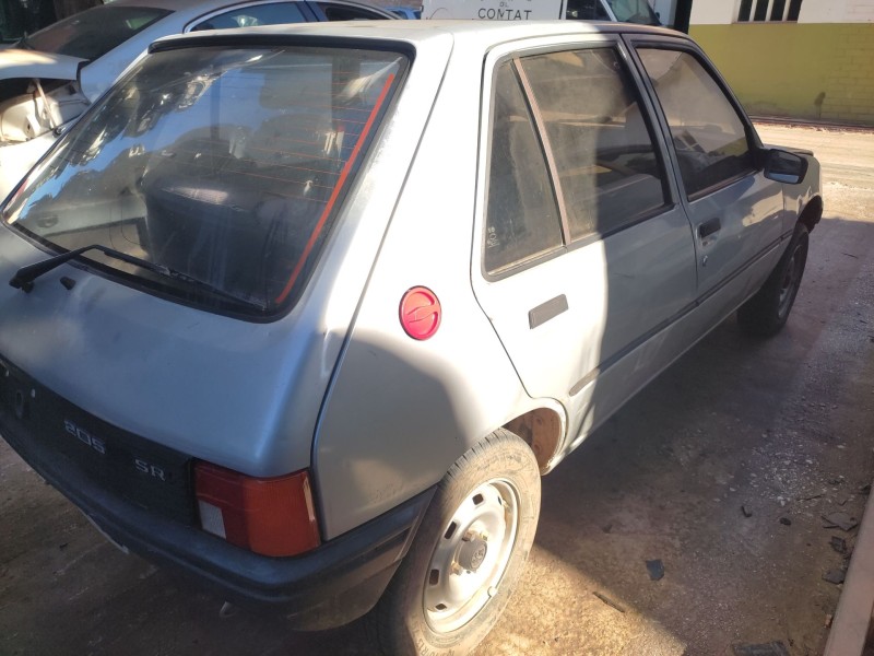 peugeot 205 berlina del año 1998