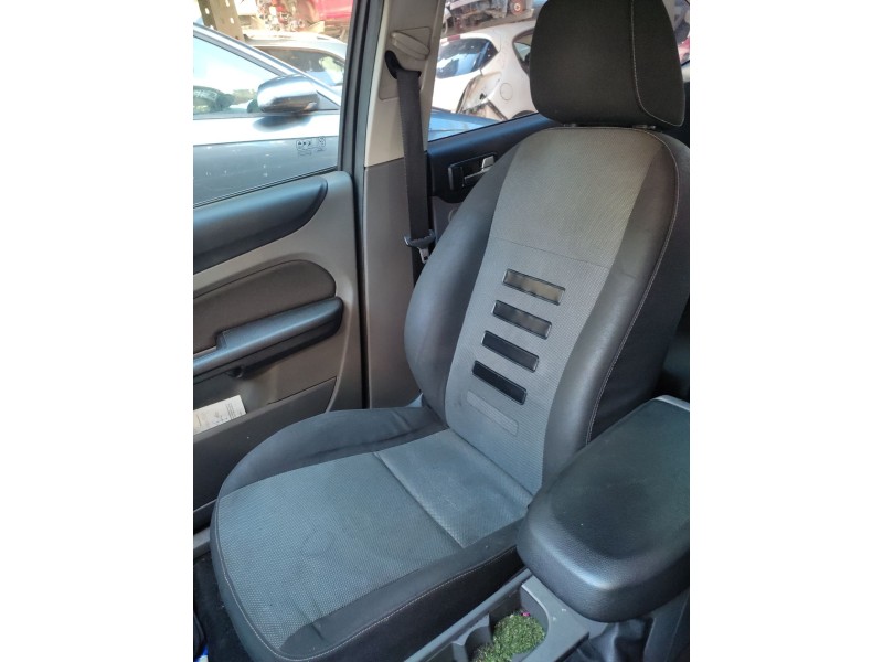 ford focus berlina (cap) del año 2008