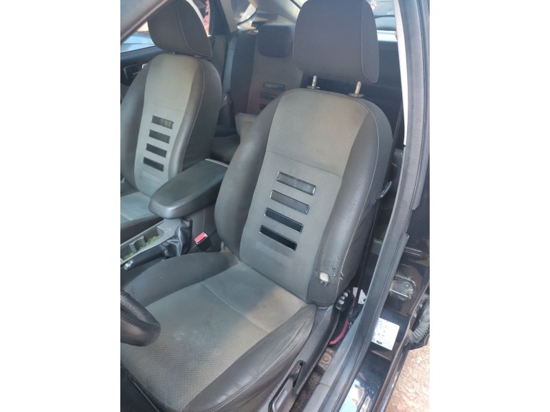 ford focus berlina (cap) del año 2008