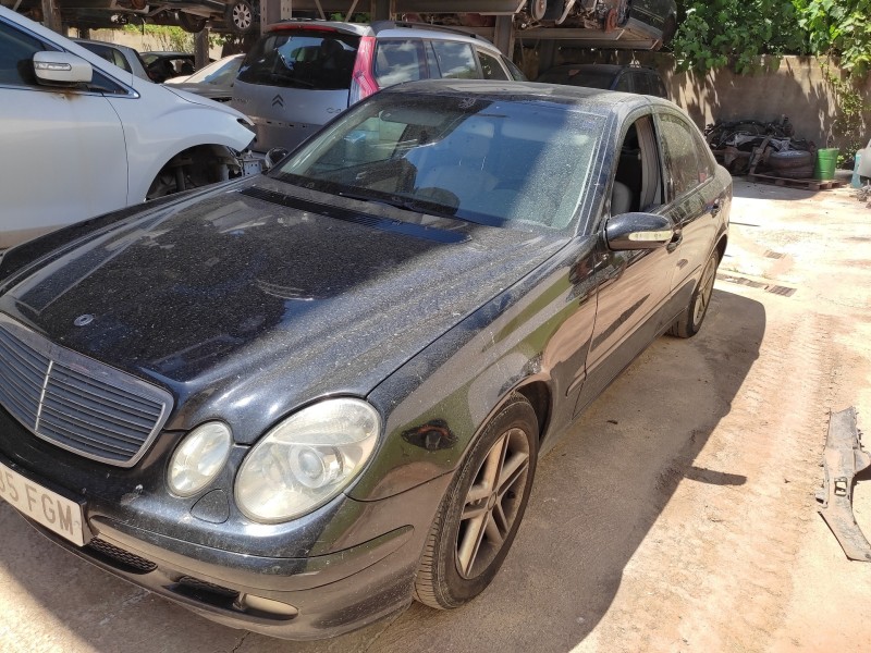 mercedes-benz clase e (w211) berlina del año 2003