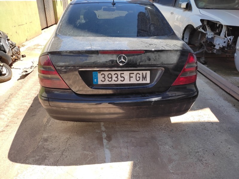 mercedes-benz clase e (w211) berlina del año 2003