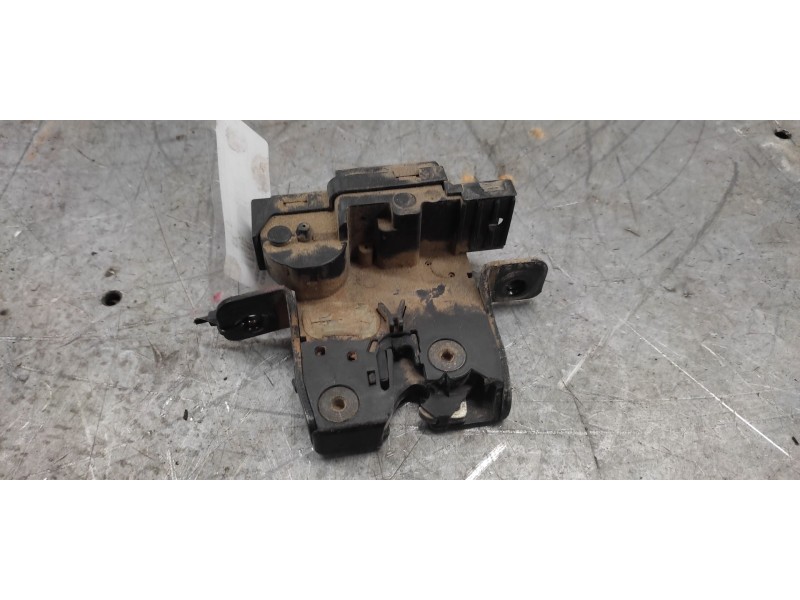 Recambio de cerradura maletero / porton para renault kangoo dynamique referencia OEM IAM  4 PINS 