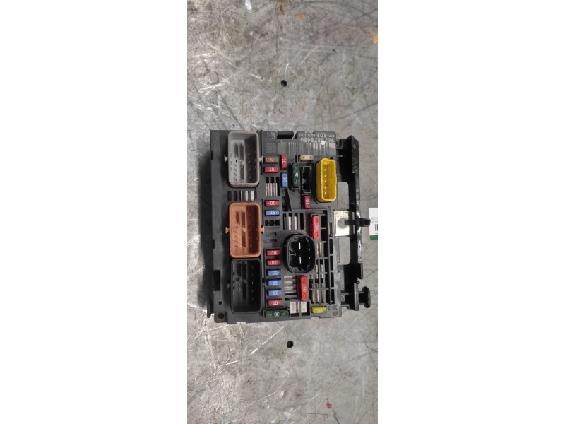 Recambio de bsm caja fusibles para peugeot partner kasten confort pack l1 referencia OEM IAM   