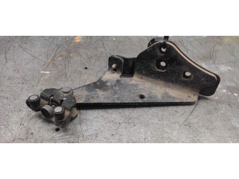 Recambio de bisagra puerta corredera para renault kangoo dynamique referencia OEM IAM 497645B  DERECHA