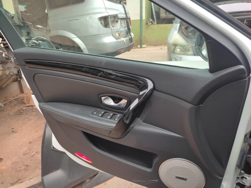 renault laguna grandtour iii del año 2004