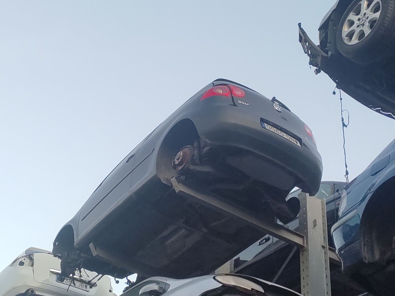 volkswagen golf v berlina (1k1) del año 2005