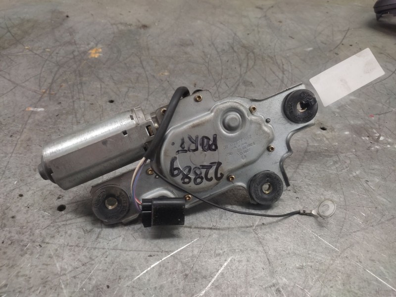 Recambio de motor limpia trasero para ford focus berlina (cak) ambiente referencia OEM IAM 0390201548  