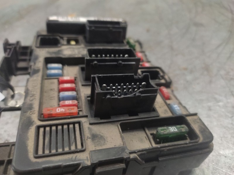 Recambio de caja reles / fusibles para peugeot partner (s2) rancho plus referencia OEM IAM 9650618480 BSM u118470003l