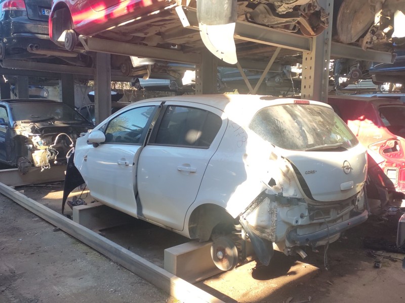 opel corsa d del año 2010