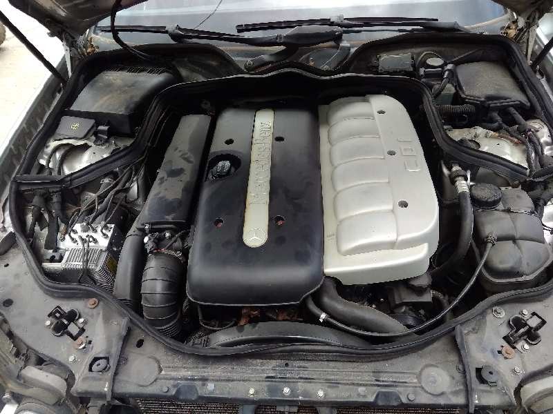 mercedes-benz clase e (w211) berlina del año 2003
