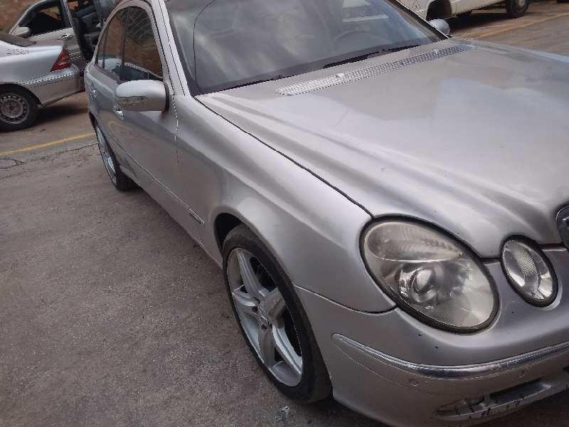 mercedes-benz clase e (w211) berlina del año 2003