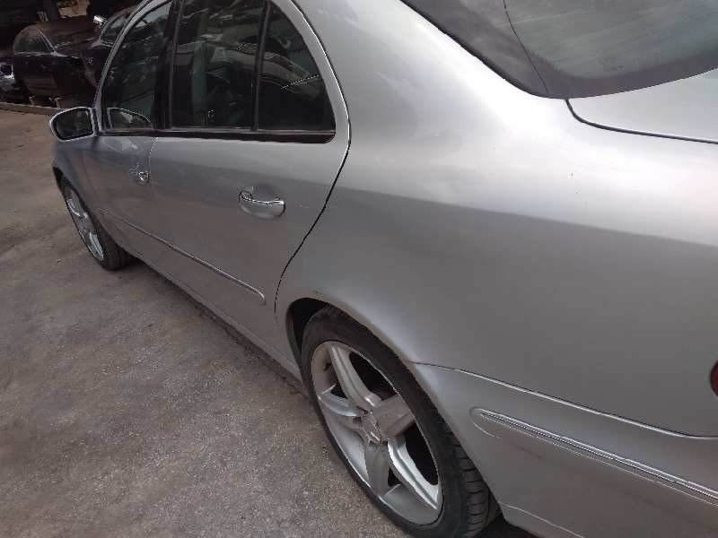 mercedes-benz clase e (w211) berlina del año 2003