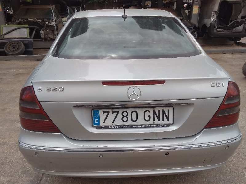 mercedes-benz clase e (w211) berlina del año 2003
