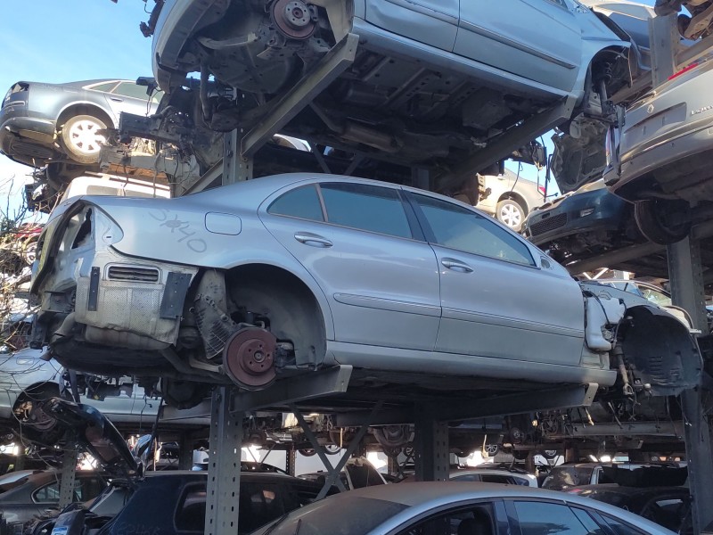 mercedes-benz clase e (w211) berlina del año 2003