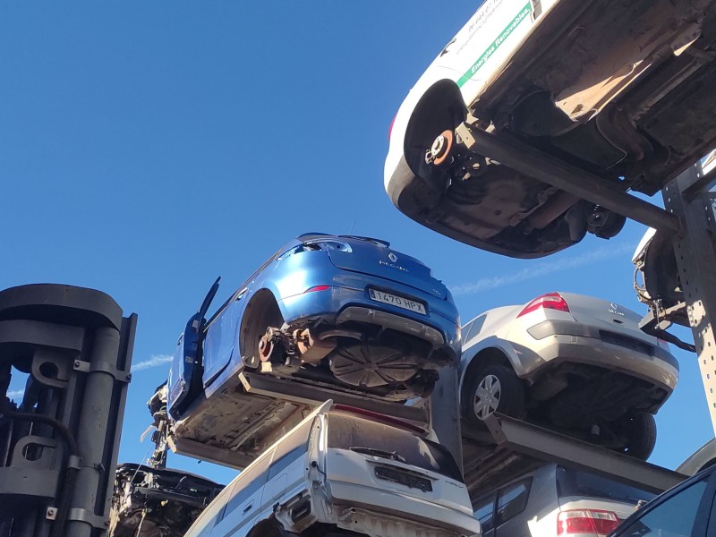 renault megane iii berlina 5 p del año 2013