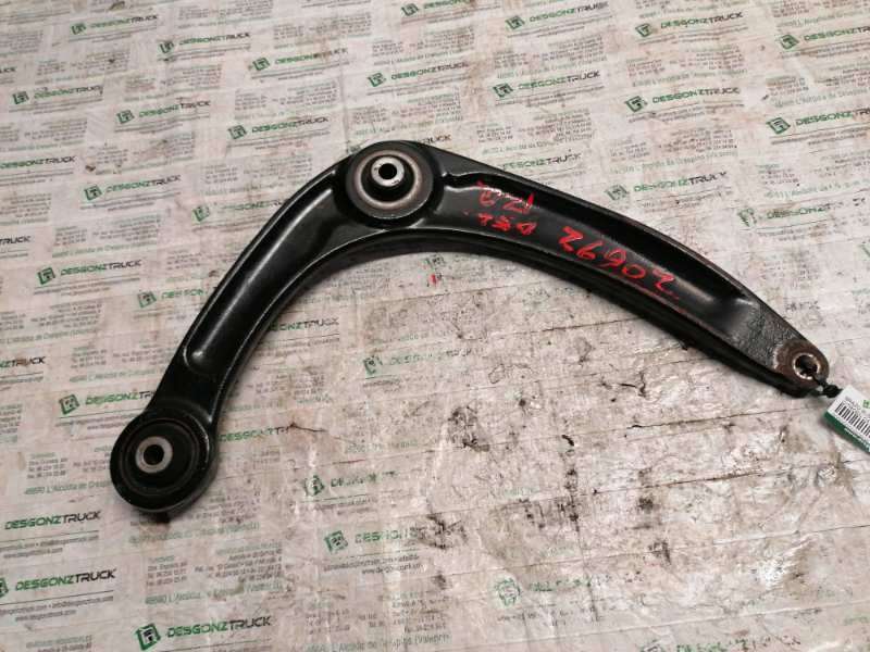 Recambio de brazo suspension inferior delantero izquierdo para citroën c4 berlina collection referencia OEM IAM 557452  