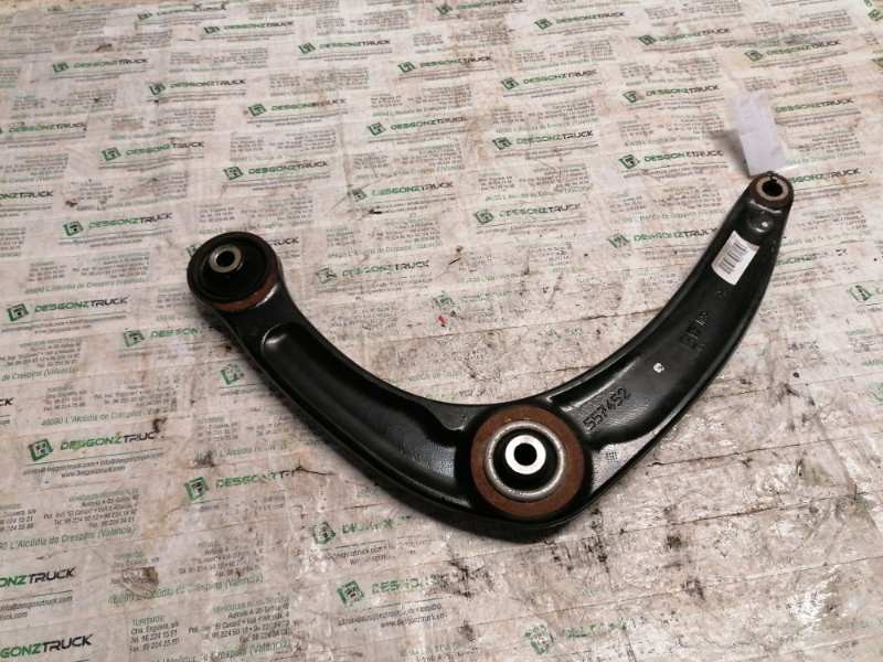 Recambio de brazo suspension inferior delantero izquierdo para citroën c4 berlina collection referencia OEM IAM 557452  