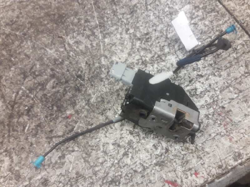 Recambio de cerradura puerta trasera derecha para citroën c4 berlina collection referencia OEM IAM 9681337080 6 PINS 