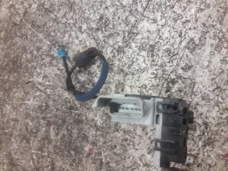 Recambio de cerradura puerta trasera derecha para citroën c4 berlina collection referencia OEM IAM 9681337080 6 PINS 