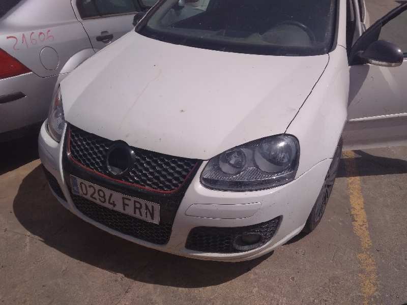 volkswagen golf v berlina (1k1) del año 2004