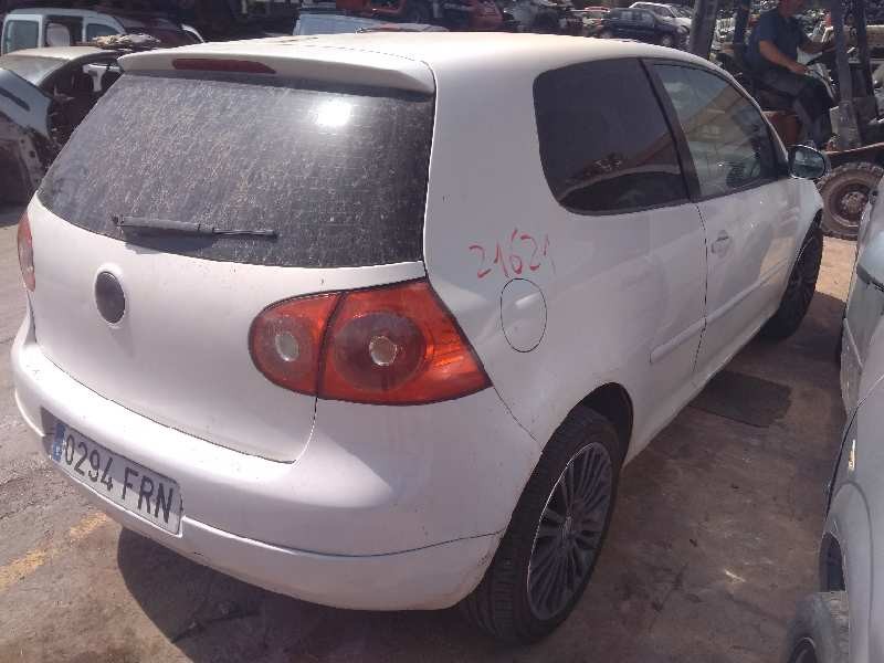 volkswagen golf v berlina (1k1) del año 2004