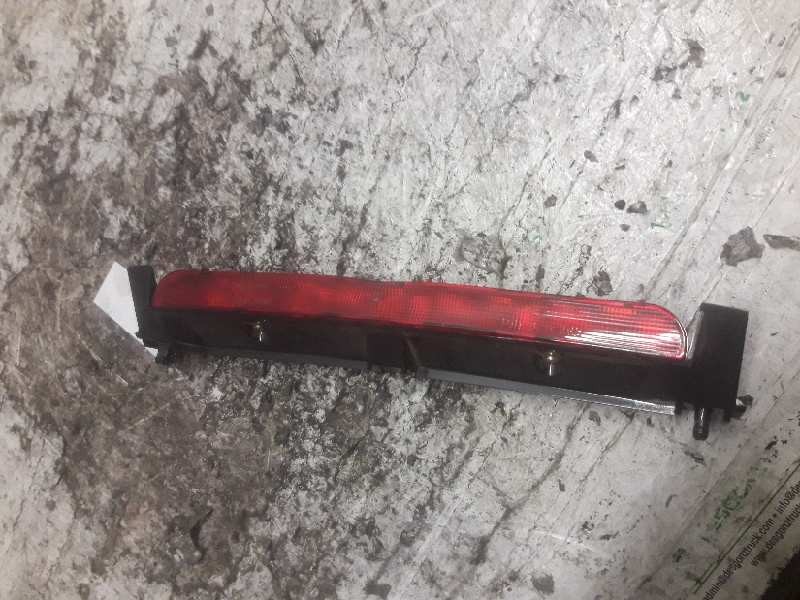 Recambio de luz central de freno para citroën c8 2.0 hdi sx referencia OEM IAM 38310002  