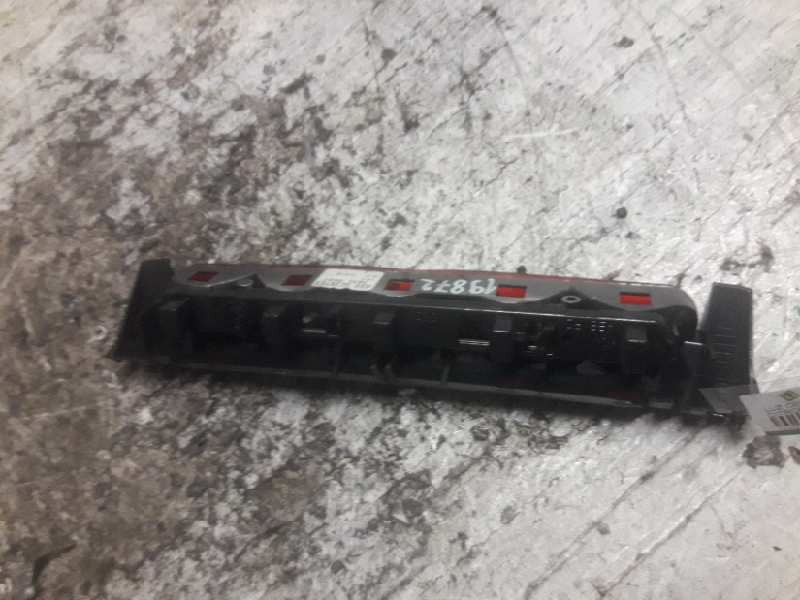Recambio de luz central de freno para citroën c8 2.0 hdi sx referencia OEM IAM 38310002  