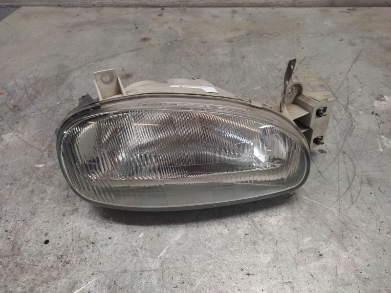 Recambio de faro derecho para mazda 121 (db) chic referencia OEM IAM   