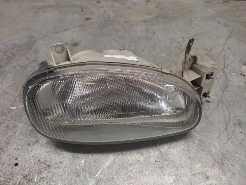 Recambio de faro derecho para mazda 121 (db) chic referencia OEM IAM   