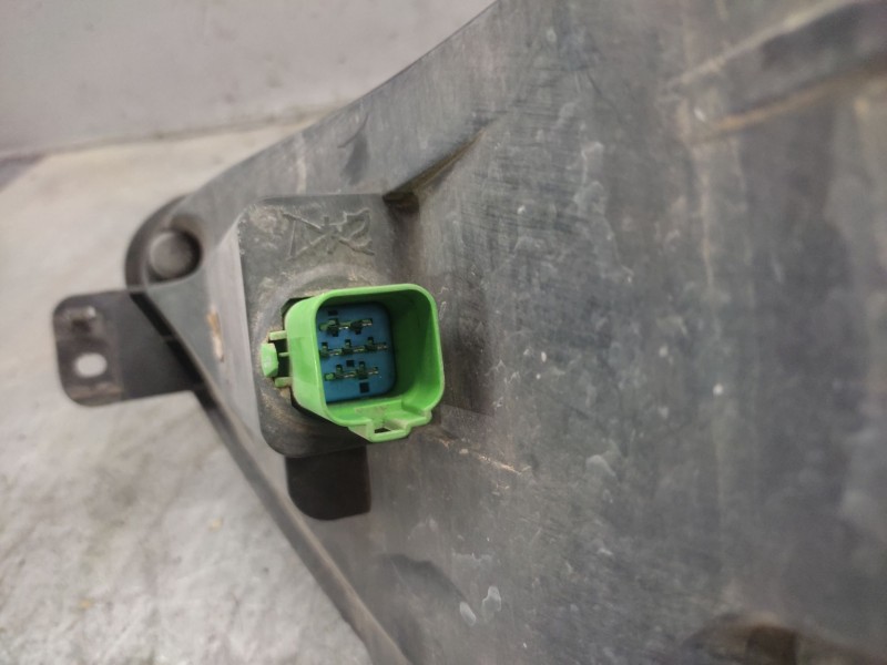 Recambio de faro izquierdo para ford fiesta (cbk) ambiente referencia OEM IAM   