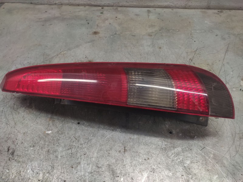 Recambio de piloto trasero derecho para ford fiesta (cbk) ambiente referencia OEM IAM   