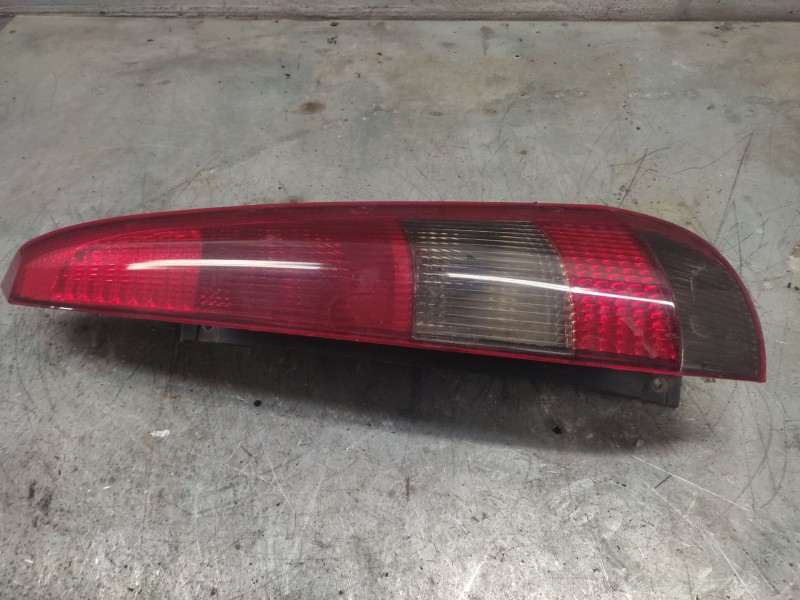 Recambio de piloto trasero derecho para ford fiesta (cbk) ambiente referencia OEM IAM   