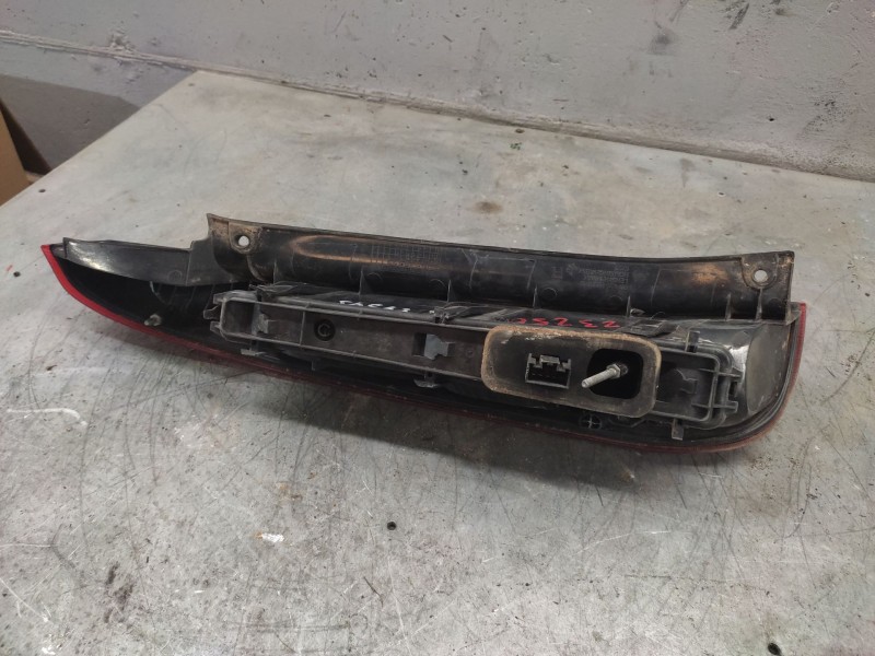 Recambio de piloto trasero derecho para ford fiesta (cbk) ambiente referencia OEM IAM   