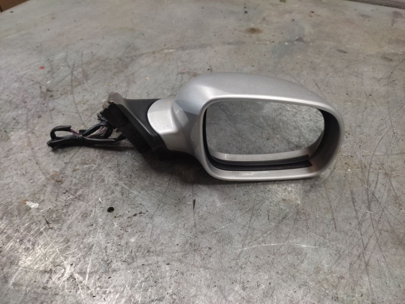 Recambio de retrovisor derecho para volkswagen passat berlina (3b3) referencia OEM IAM  ELECTRICO 5 CABLES