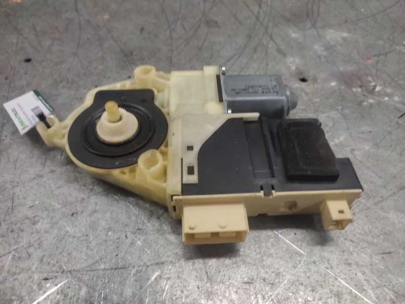 Recambio de motor elevalunas delantero izquierdo para citroën c4 berlina collection referencia OEM IAM 9681575280  964873100