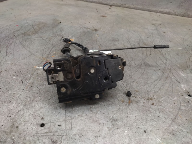 Recambio de cerradura puerta delantera derecha para volkswagen golf iv berlina (1j1) básico referencia OEM IAM 3B1837016A  