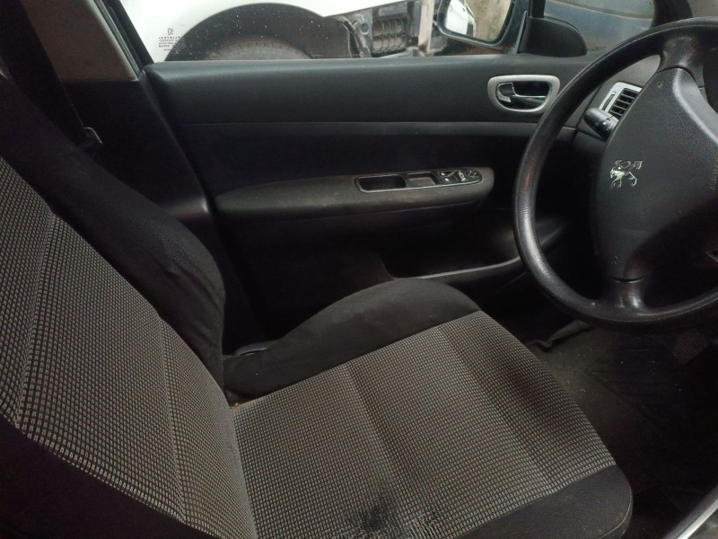 peugeot 307 berlina (s2) del año 2006