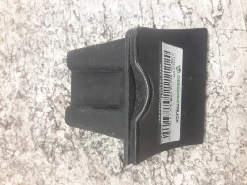 Recambio de cenicero para citroën xsara berlina 1.4 hdi satisfaction referencia OEM IAM 9638400477  