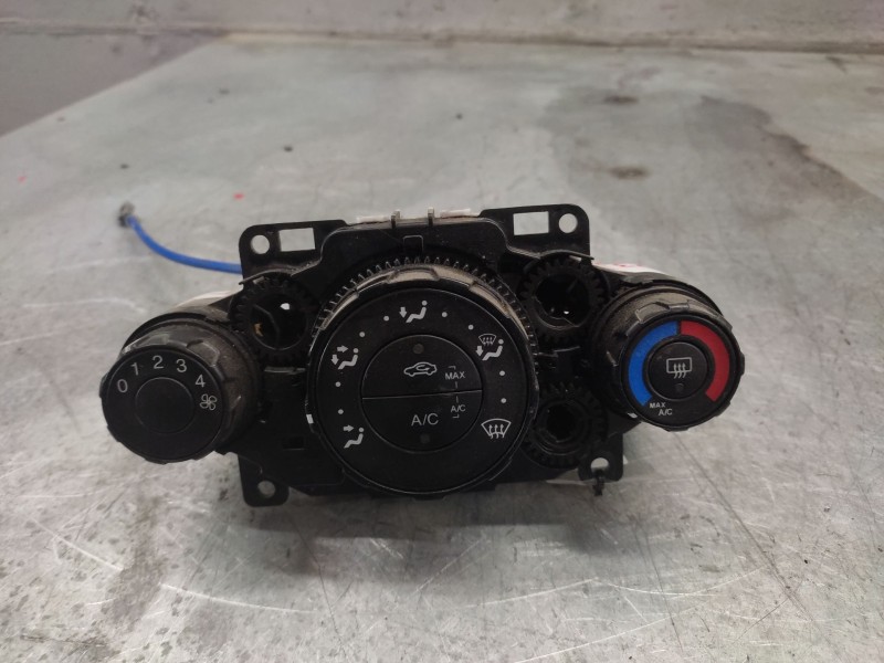 Recambio de mando calefaccion / aire acondicionado para ford fiesta (cb1) referencia OEM IAM 8A6118549  