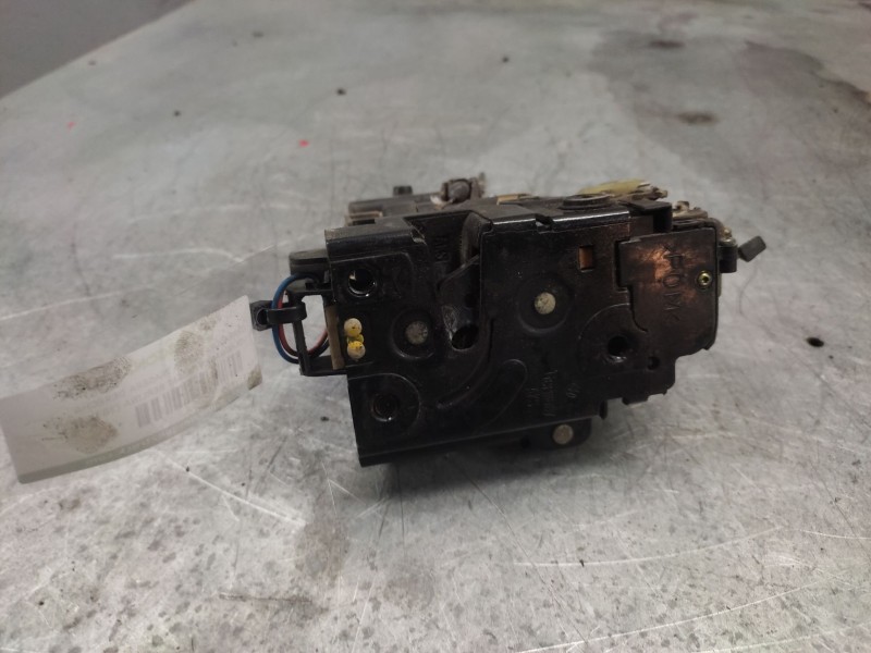Recambio de cerradura puerta trasera derecha para volkswagen passat berlina (3b3) referencia OEM IAM  6 PINS 