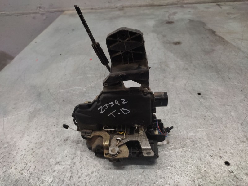 Recambio de cerradura puerta trasera derecha para volkswagen passat berlina (3b3) referencia OEM IAM  6 PINS 