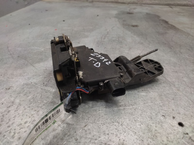 Recambio de cerradura puerta trasera derecha para volkswagen passat berlina (3b3) referencia OEM IAM  6 PINS 