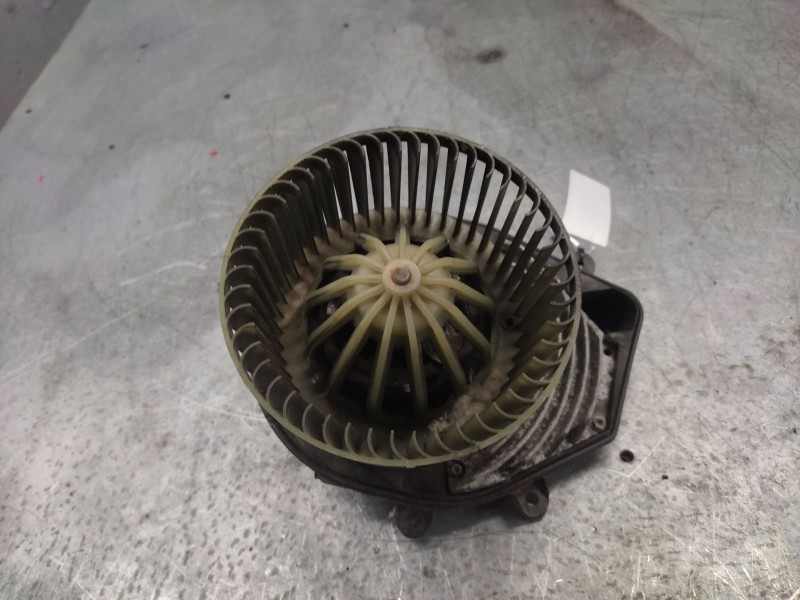 Recambio de ventilador calefaccion para volkswagen passat berlina (3b3) referencia OEM IAM 8D1820021  