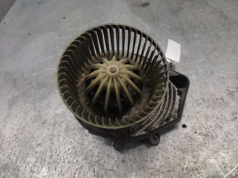 Recambio de ventilador calefaccion para volkswagen passat berlina (3b3) referencia OEM IAM 8D1820021  