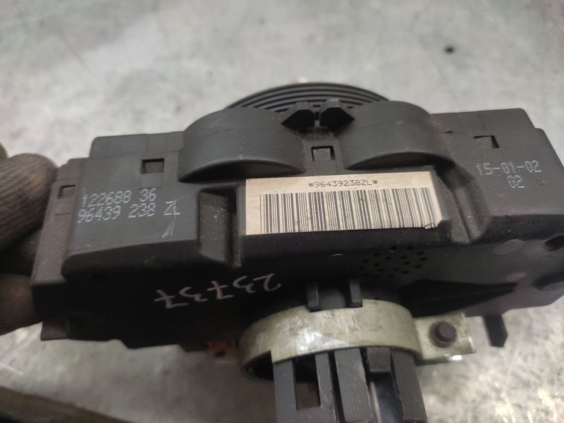Recambio de mando multifuncion para peugeot 307 break / sw (s1) sw pack referencia OEM IAM 96439238ZL  