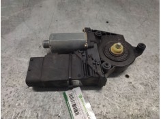 Recambio de motor elevalunas delantero derecho para volkswagen passat berlina (3b3) referencia OEM IAM 0130821694  105415301 2
